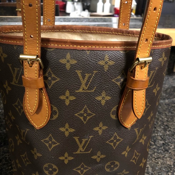 Louis Vuitton bucket purse❤️❤️❤️ - Picture 5 of 6
